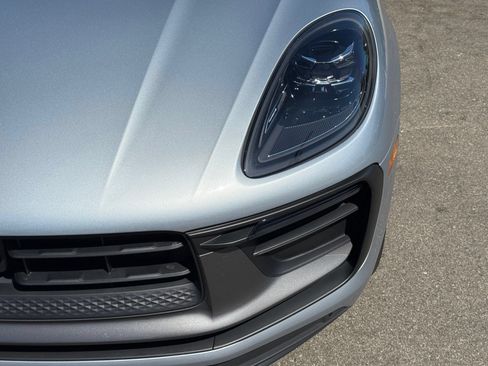 Certified 2023 Porsche Macan Turbo AWD/4WD image 11