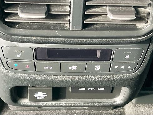 Used 2025 Honda Pilot Elite image 27