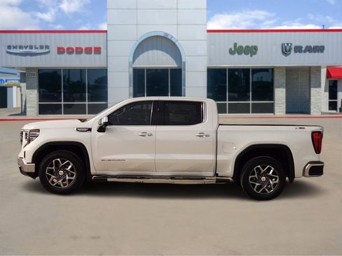Used 2022 GMC Sierra 1500 SLT image 3
