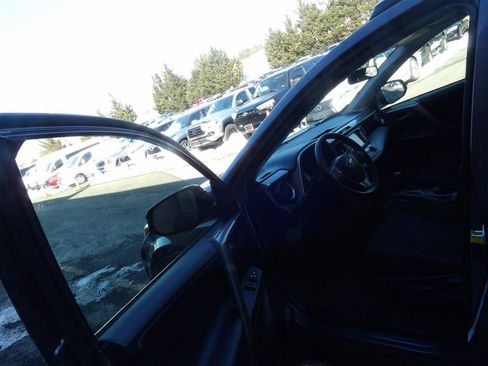 Used 2016 Toyota RAV4 XLE image 10