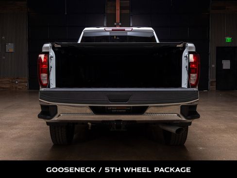 Used 2024 GMC Sierra 3500 SLE w/ SLE Value Package image 8