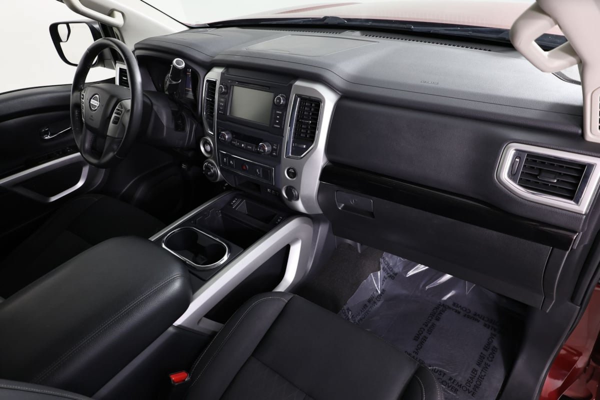 Used 2019 Nissan Titan SV w/ SV Convenience Package AWD/4WD image 32