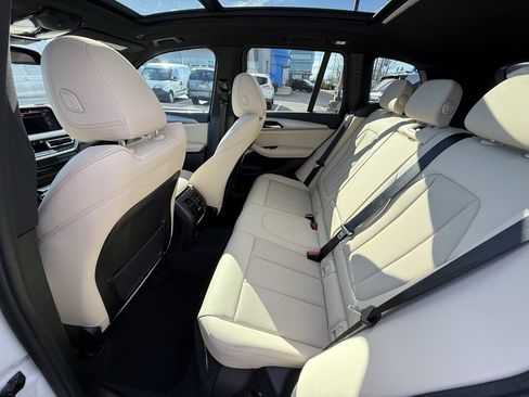 Used 2023 BMW X3 M40i w/ Premium Package image 9