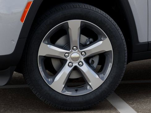 New 2026 Jeep Grand Cherokee Limited w/ Luxury Tech Group II AWD/4WD image 8