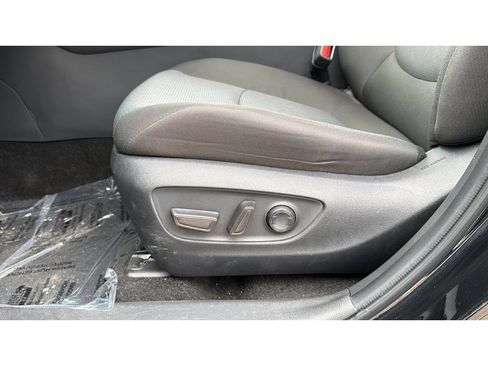 Certified 2025 Toyota RAV4 XLE FWD image 18