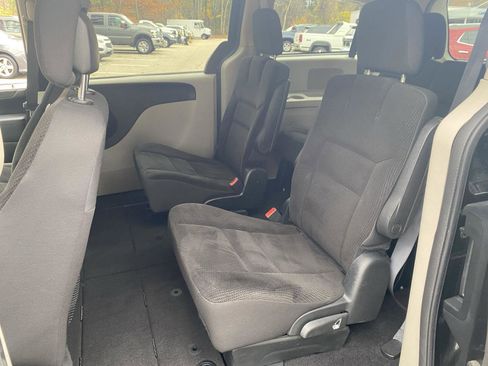 Used 2017 Dodge Grand Caravan SE w/ Power Window Group image 9