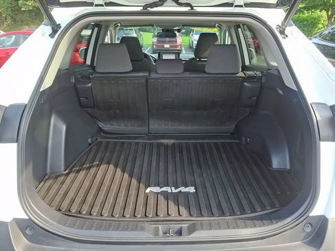 Used 2021 Toyota RAV4 XLE w/ Convenience Package AWD/4WD image 28