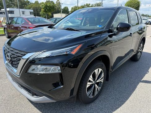 Used 2023 Nissan Rogue SV AWD/4WD image 3