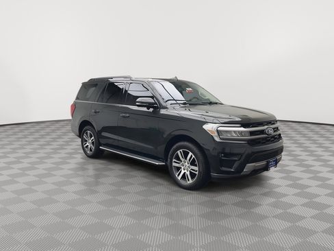 Certified 2023 Ford Expedition XLT image 40