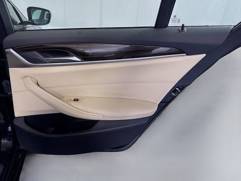 Used 2019 BMW 540i 540i w/ Convenience Package image 28