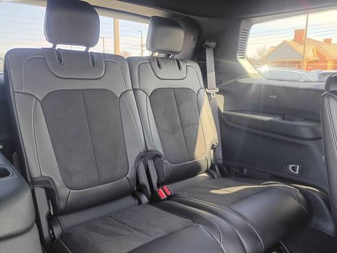 Used 2023 Jeep Grand Cherokee L Laredo image 18