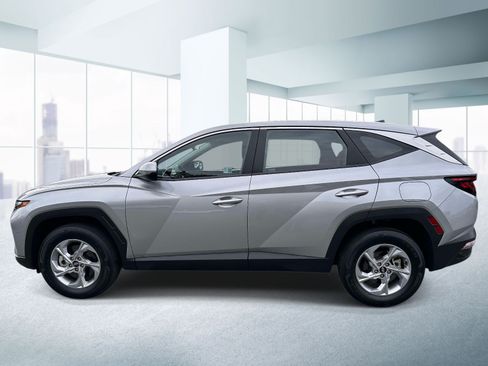 Used 2024 Hyundai Tucson SE AWD/4WD image 2
