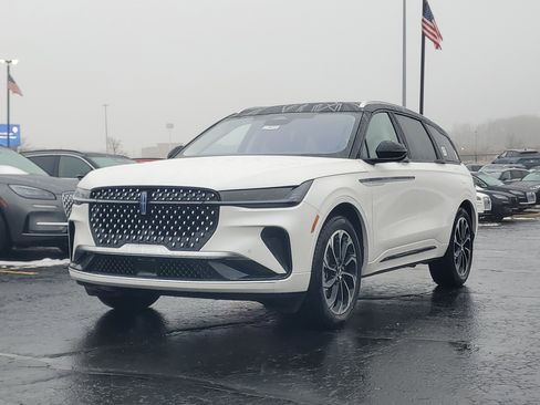 New 2026 Lincoln Nautilus Reserve image 2