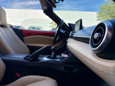 Used 2016 MAZDA MX-5 Miata Grand Touring RWD image 53