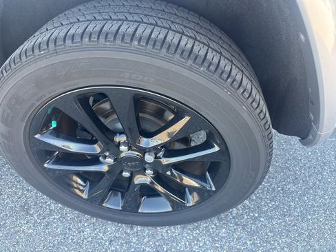 Used 2020 Jeep Grand Cherokee Altitude image 10