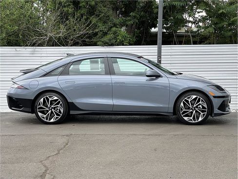 Used 2024 Hyundai Ioniq 6 SEL RWD image 6