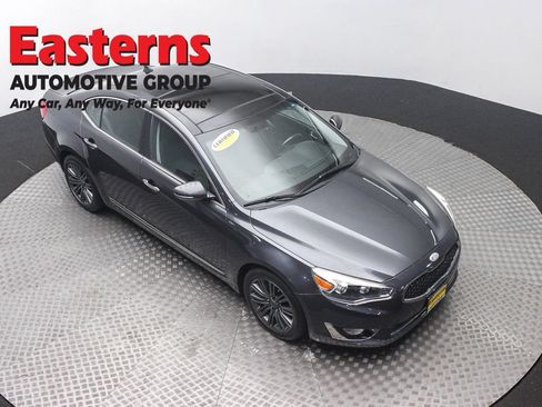 Used 2014 Kia Cadenza Premium w/ Luxury Package FWD image 3