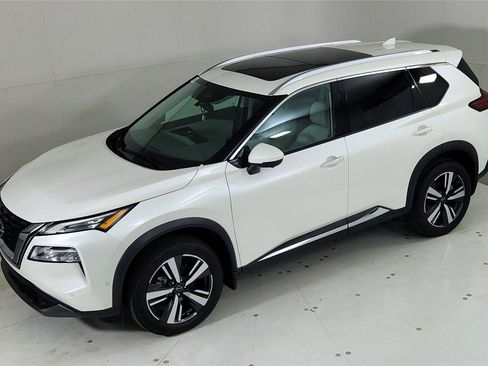 Certified 2023 Nissan Rogue SL w/ SL Premium Package image 15