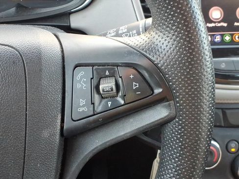Used 2020 Chevrolet Trax LS FWD image 12