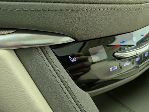 Certified 2023 Cadillac XT5 Premium Luxury AWD/4WD image 9