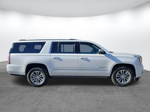 Used 2019 GMC Yukon XL Denali w/ Denali Ultimate Package image 2