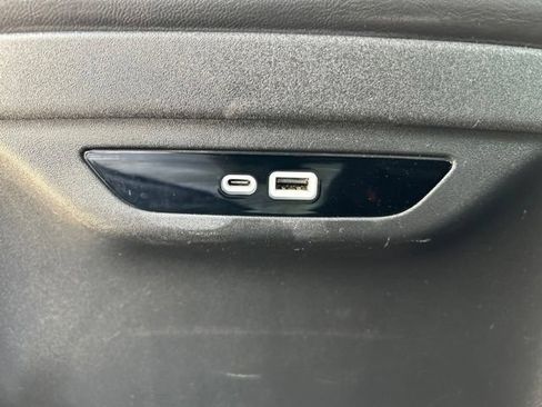 Used 2024 Chrysler Pacifica Touring-L FWD image 41