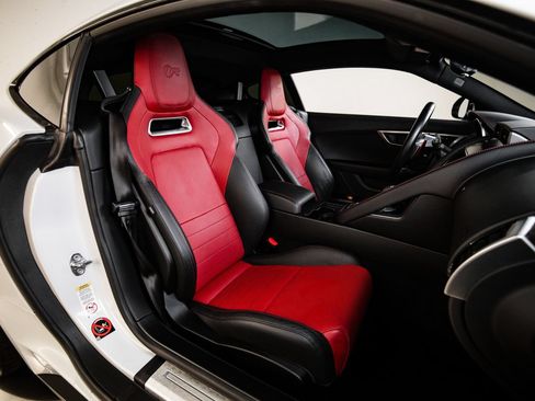 Used 2018 Jaguar F-TYPE R AWD/4WD image 28