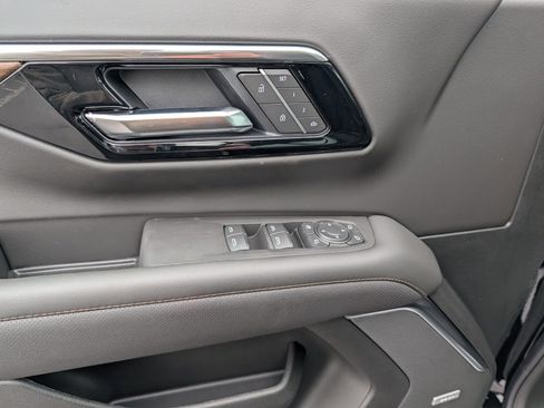 New 2026 Chevrolet Suburban High Country w/ Sun And Tow Package image 35