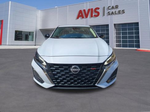 Used 2025 Nissan Altima 2.5 SR AWD/4WD image 2