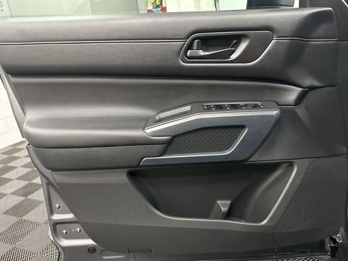 Used 2025 Nissan Pathfinder Rock Creek AWD/4WD image 18