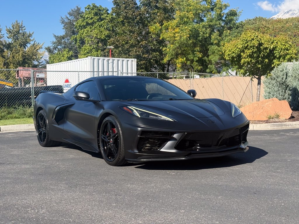 Used 2022 Chevrolet Corvette Stingray Coupe w/ Battery Protection Package RWD image 1