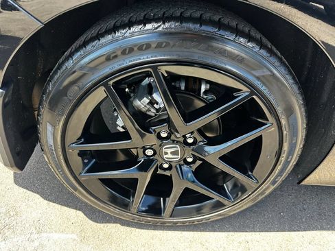 Used 2023 Honda Civic Sport image 7