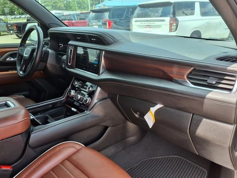 Used 2024 GMC Yukon Denali Ultimate image 13