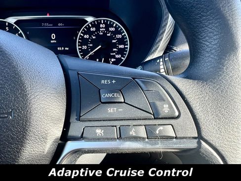 Used 2025 Nissan Sentra SV w/ Trunk Package image 5