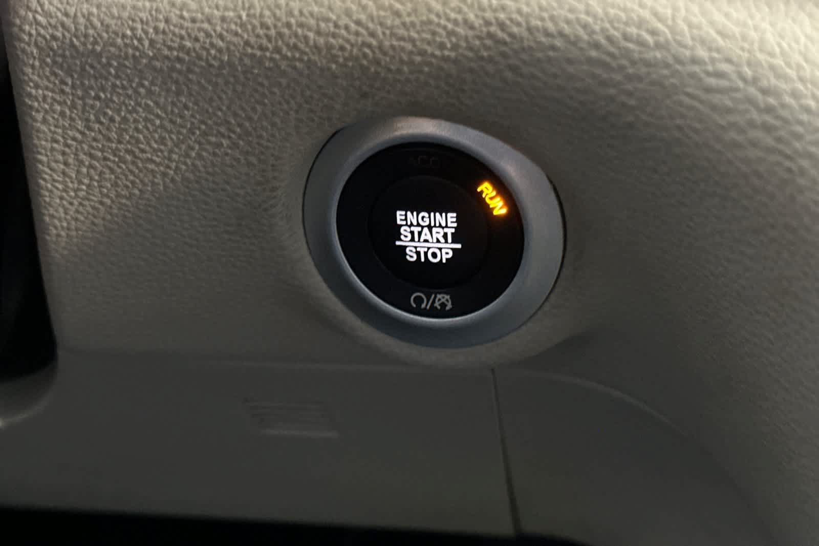 Used 2023 Chrysler Pacifica Touring-L FWD image 36