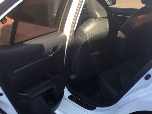 Used 2018 Toyota Camry SE image 11