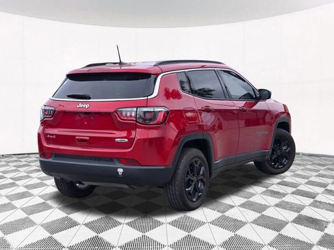 Used 2025 Jeep Compass Latitude AWD/4WD image 17