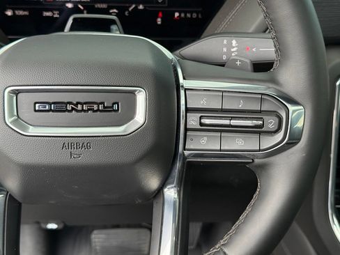 Used 2025 GMC Yukon Denali w/ Denali Reserve Package AWD/4WD image 17
