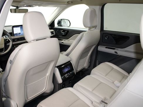 Used 2023 Lincoln Aviator Reserve w/ Equipment Group 201A image 27