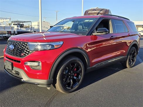 Used 2024 Ford Explorer ST w/ Equipment Group 401A image 7
