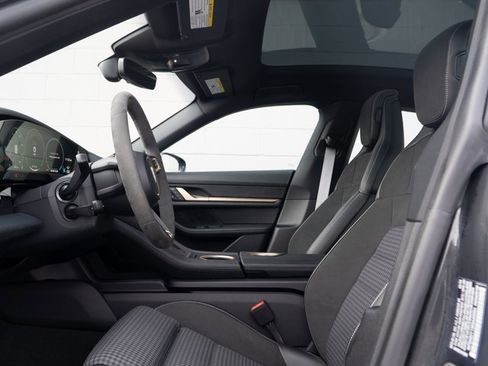 Certified 2025 Porsche Taycan 4S image 18