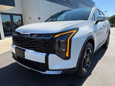 New 2026 Kia Sportage EX AWD/4WD image 3