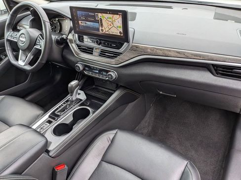 Used 2025 Nissan Altima 2.5 SL FWD image 26