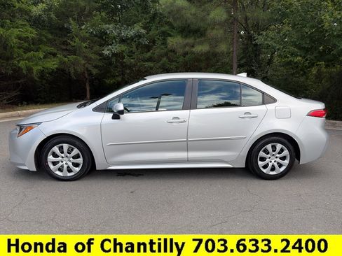 Used 2023 Toyota Corolla LE w/ Carpet Mat Package (TMS) FWD image 4