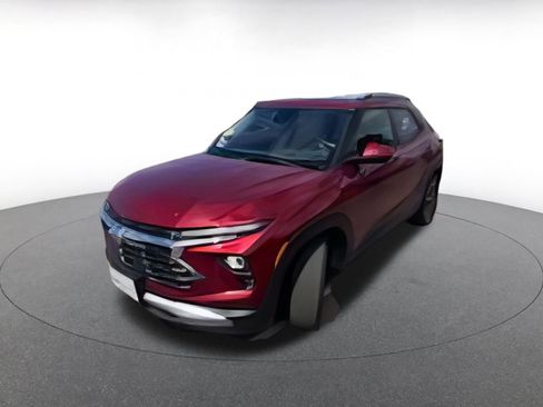 Used 2025 Chevrolet TrailBlazer LT image 4