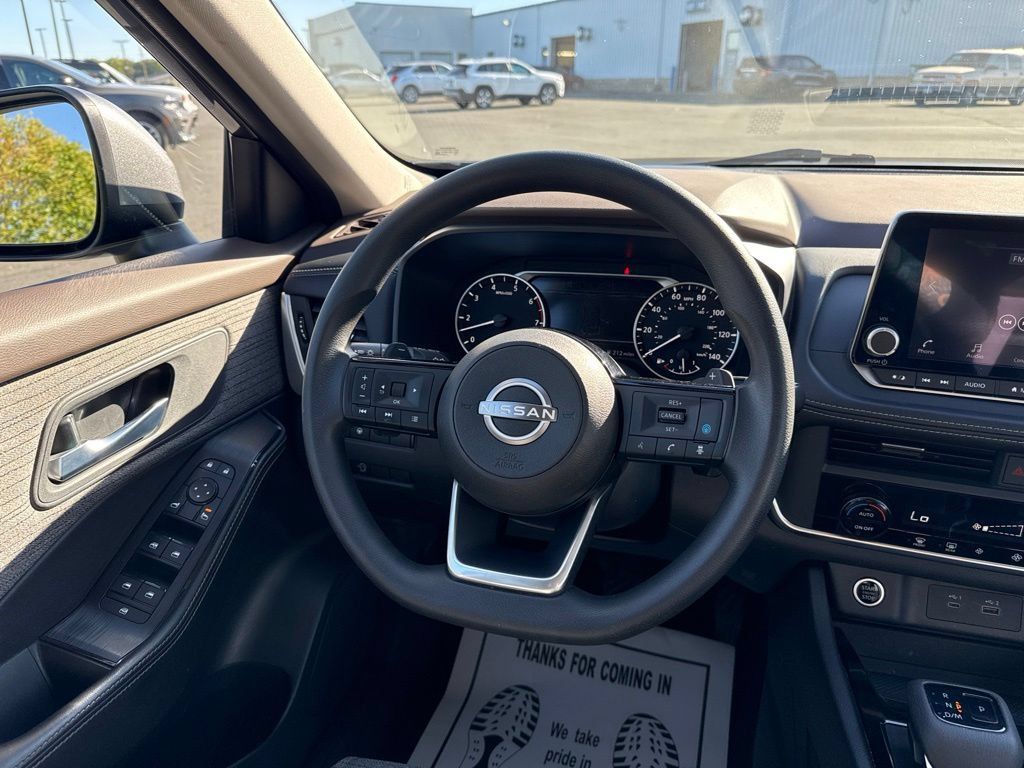 Used 2023 Nissan Rogue SV AWD/4WD image 14