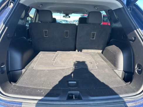 Used 2022 Chevrolet Blazer LT image 11