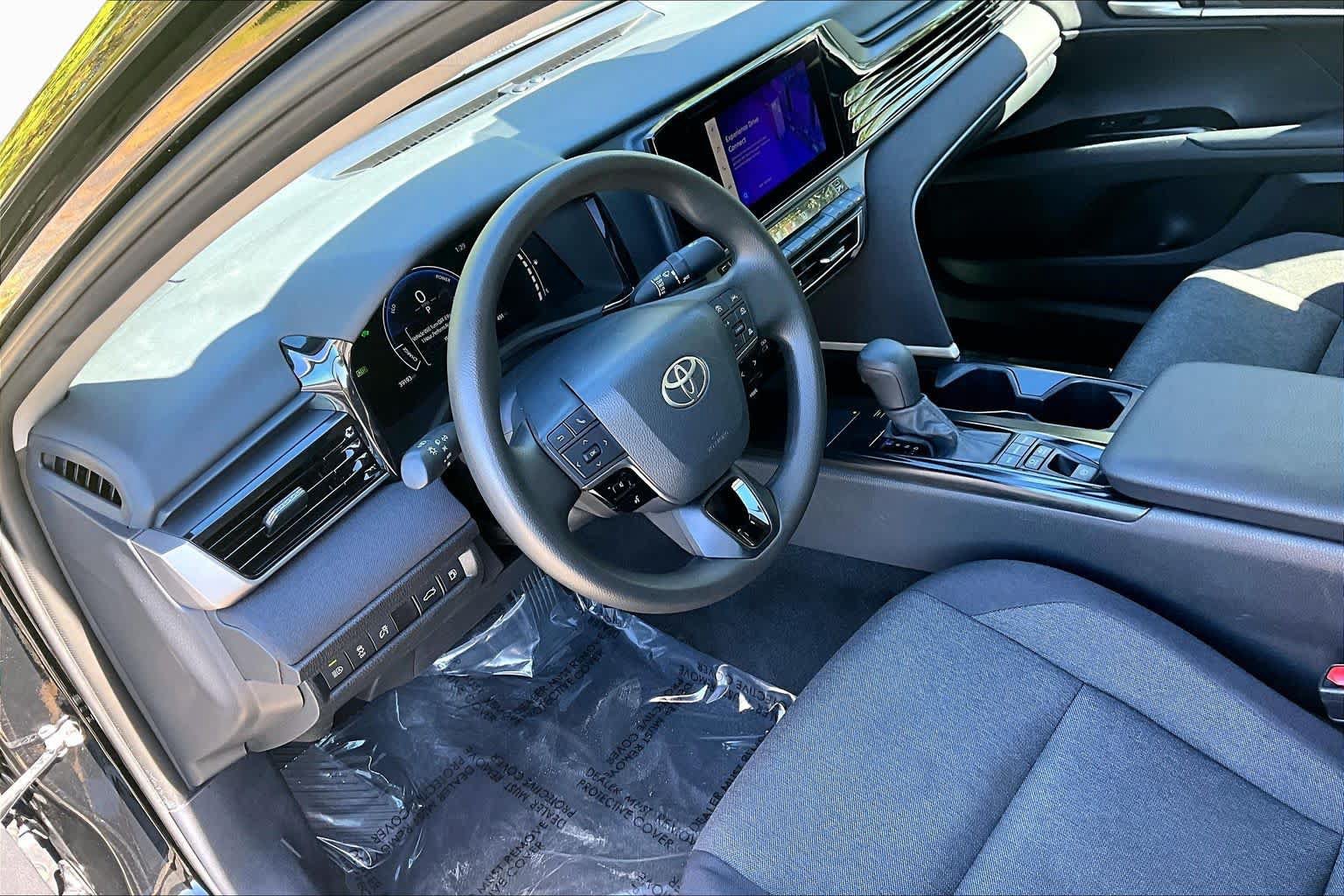 Used 2025 Toyota Camry LE FWD image 18