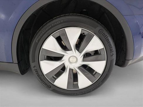 Used 2023 Tesla Model Y Long Range image 22