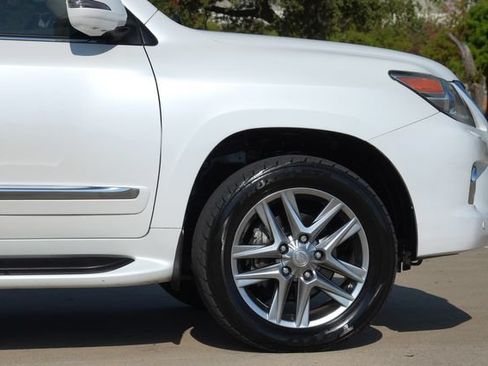 Used 2013 Lexus LX 570 4WD w/ Luxury Pkg w/Pre-crash image 37